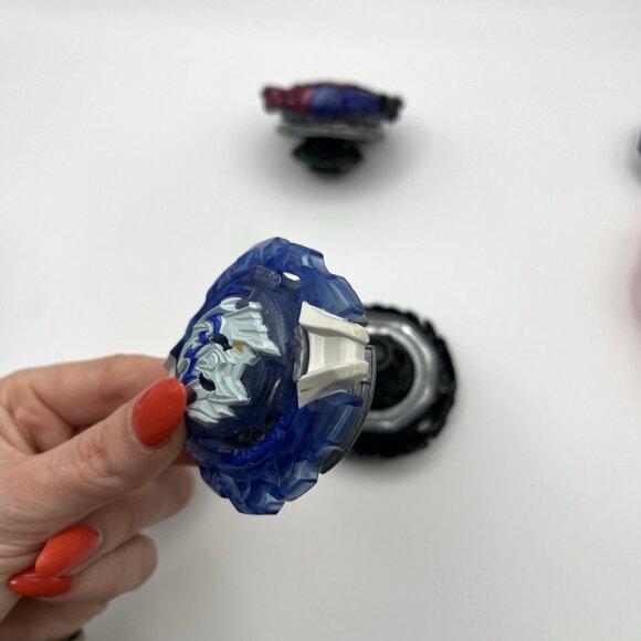 Authentic Hasbro Beyblade Burst Turbo Lot Phoenix, Valtryek, Luinor + Launchers - Picture 11 of 11